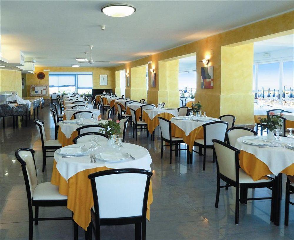 Hotel Strand Марина ди Монтенеро Екстериор снимка