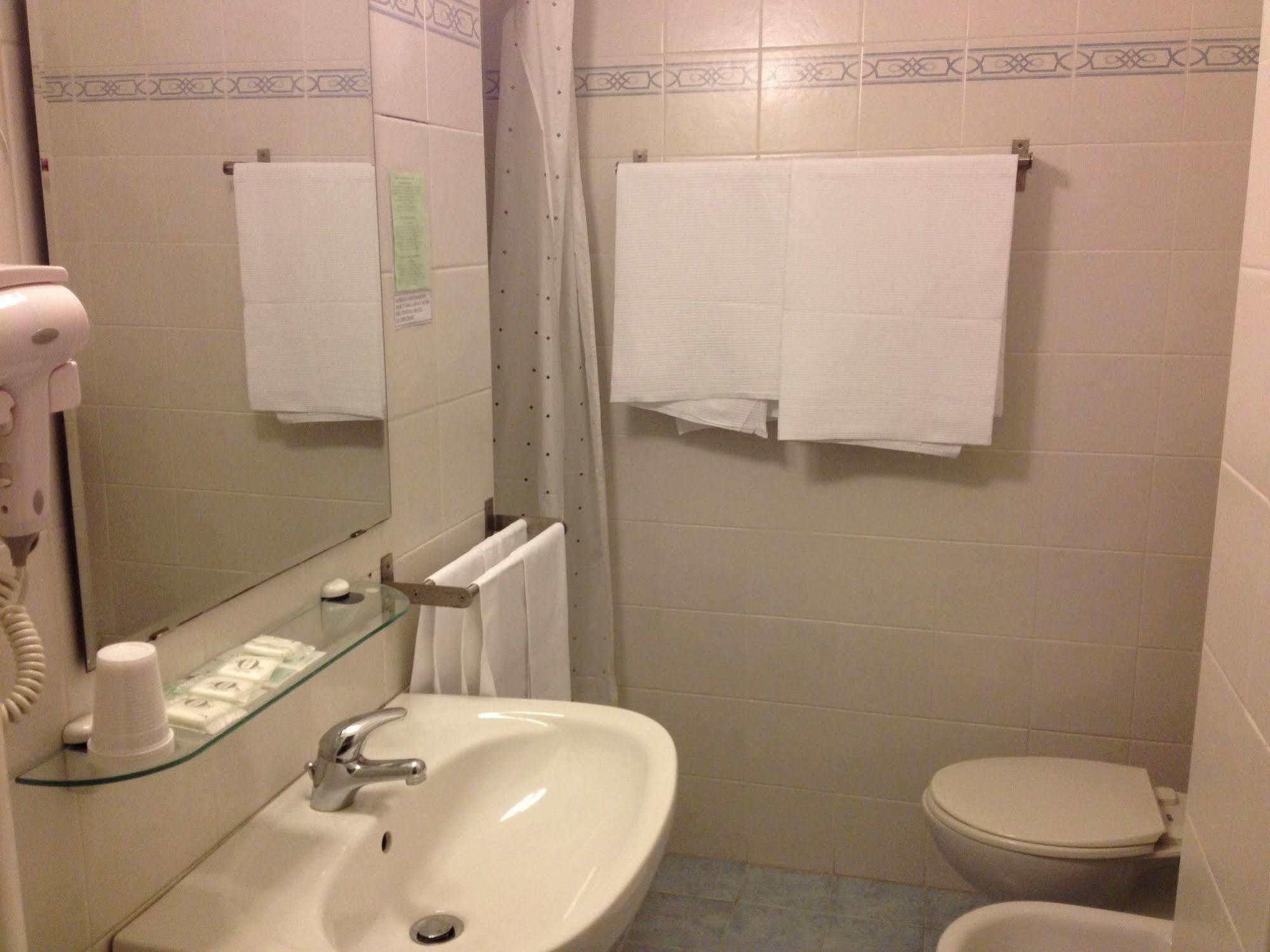 Hotel Strand Марина ди Монтенеро Екстериор снимка