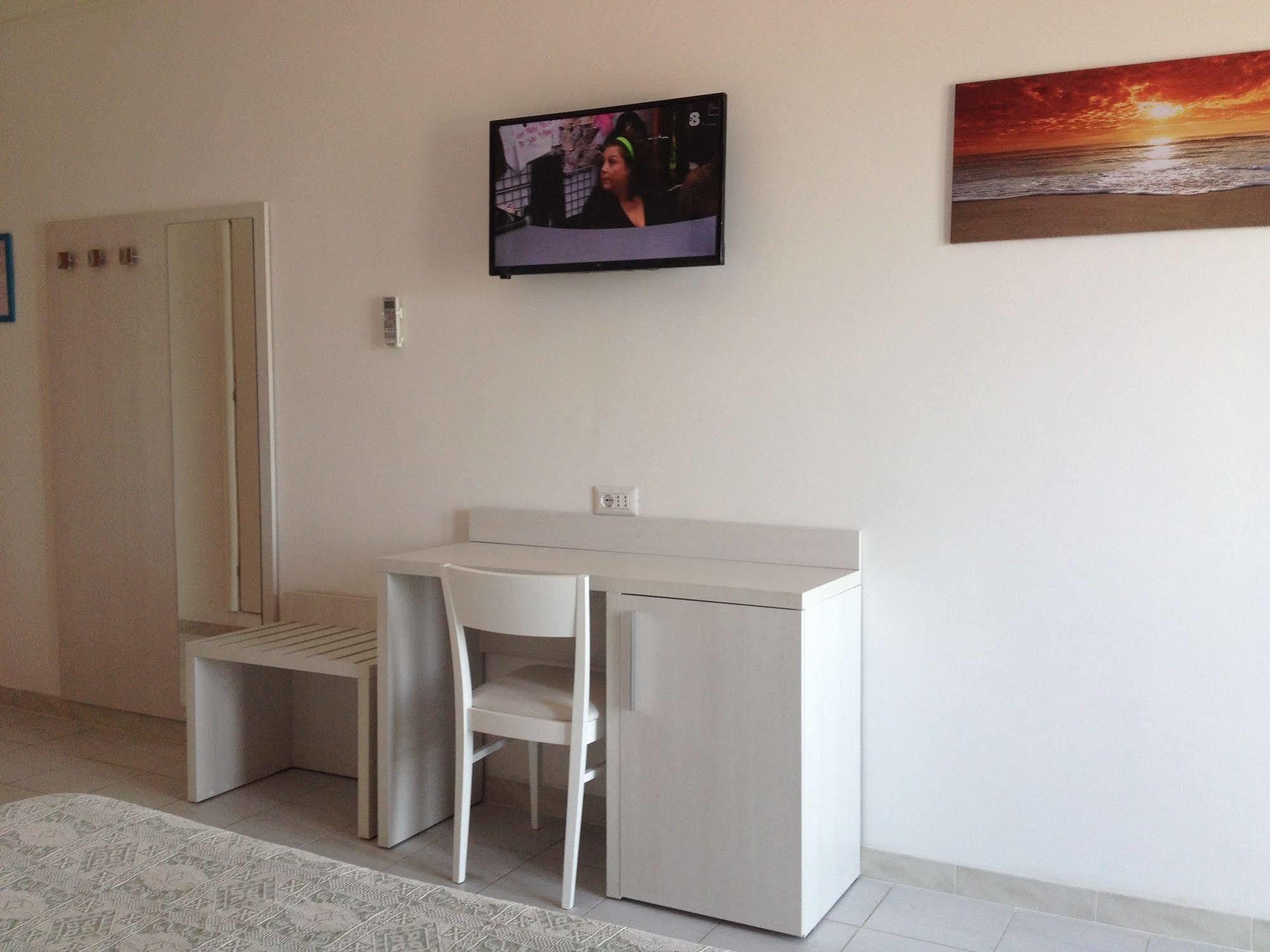 Hotel Strand Марина ди Монтенеро Екстериор снимка